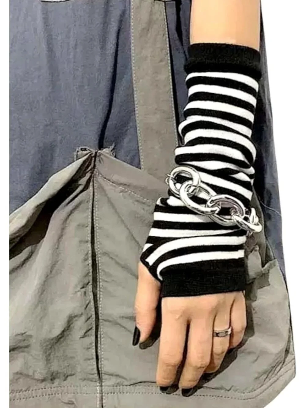 Women's Black and white Striped Arm Warmers Fingerless Gloves Y2K Gothic Cosplay